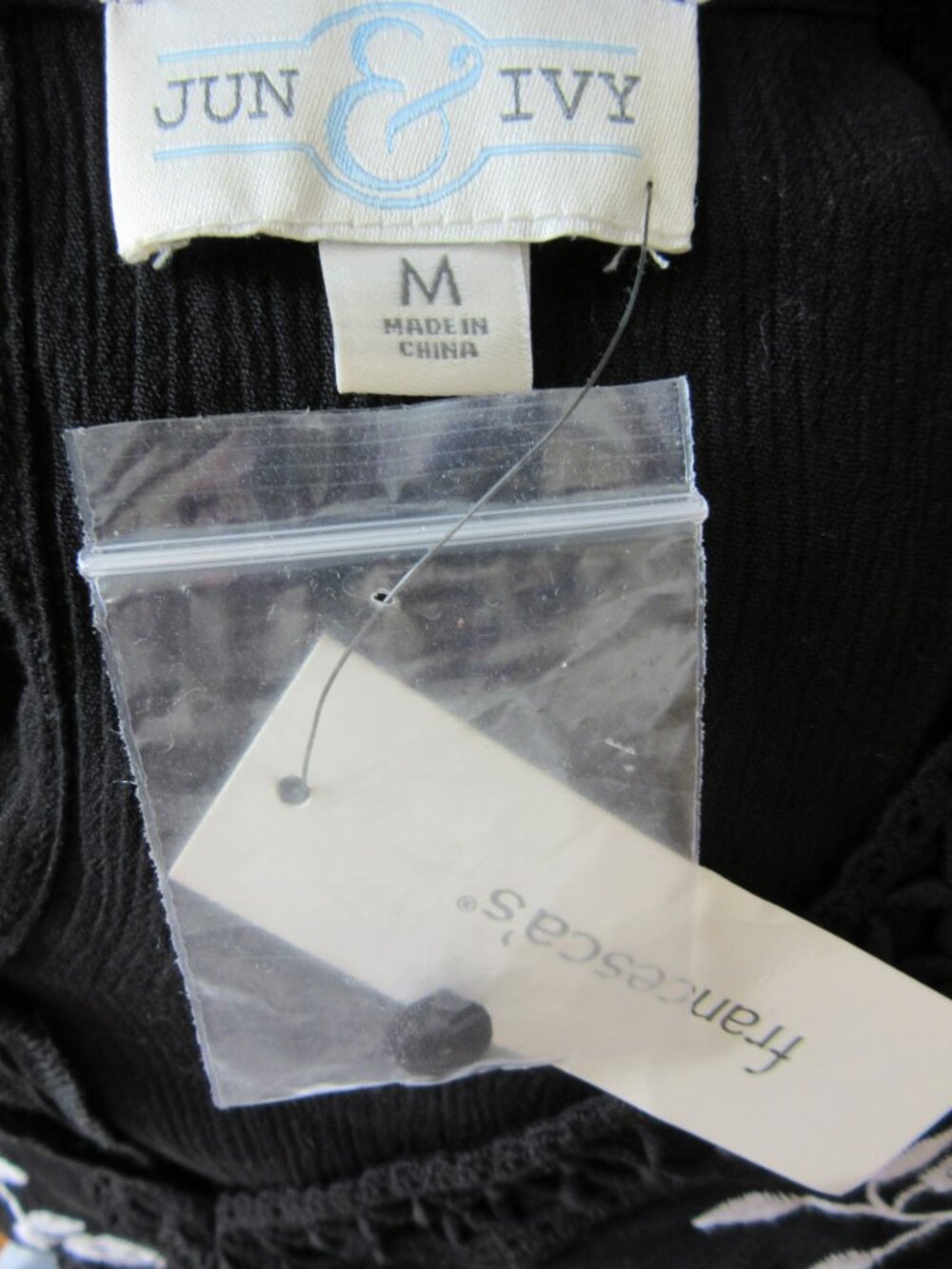 Jun Ivy by Francesca Black Embroidered Floral Pattern M Layered V-Neck Dress NWT - Picture 3 of 5